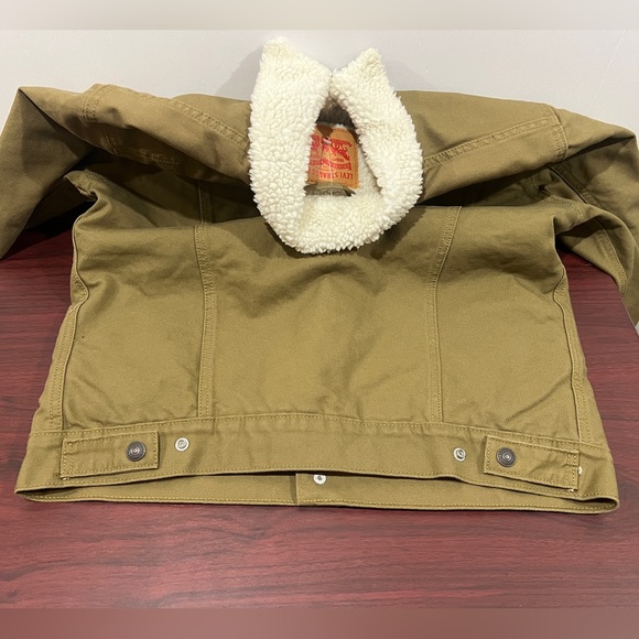 Levi’s Sherpa Lining, Denim Jacket, Medium - Picture 8 of 17